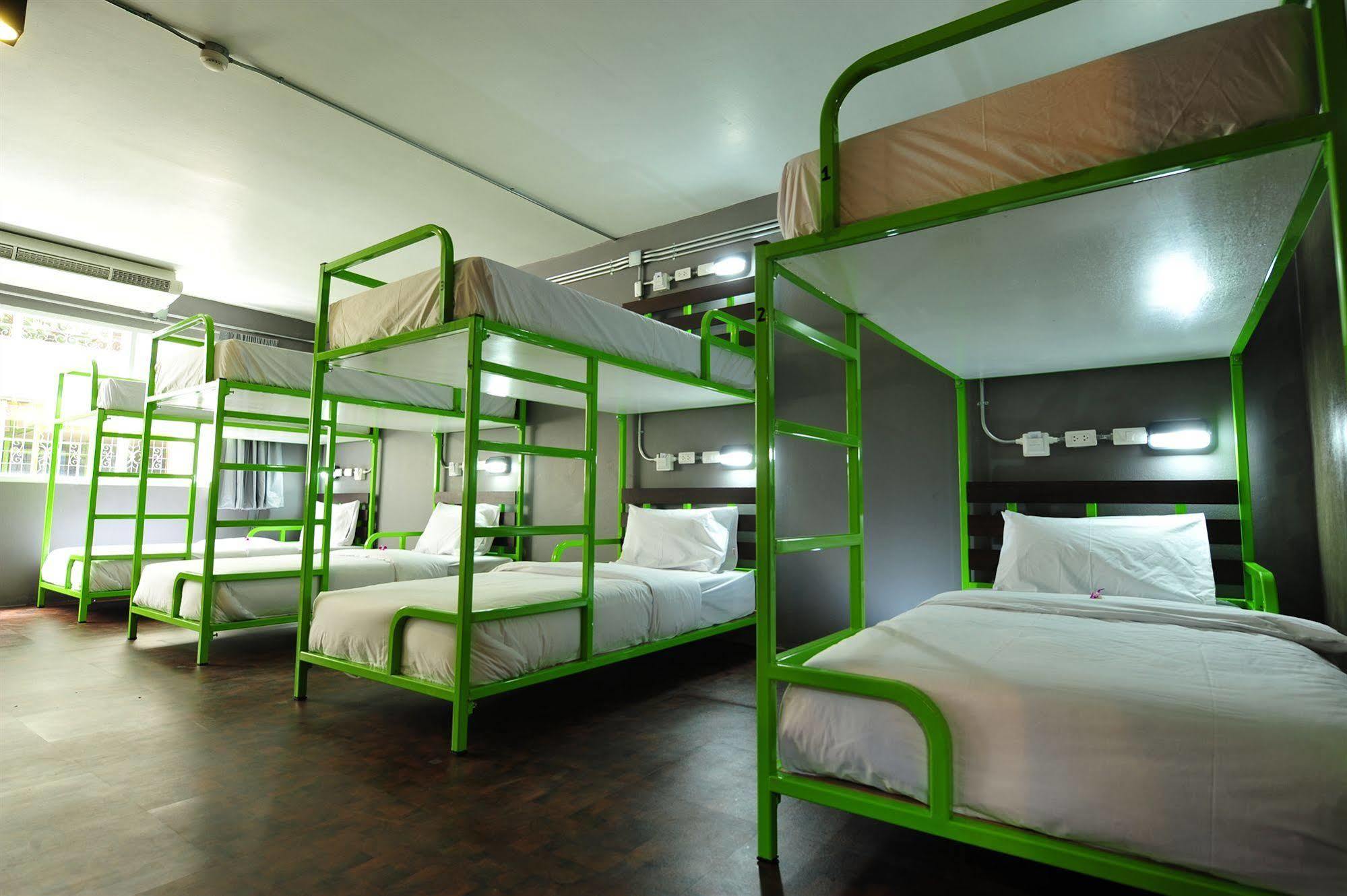 Saphaipae Hostel Бангкок Экстерьер фото